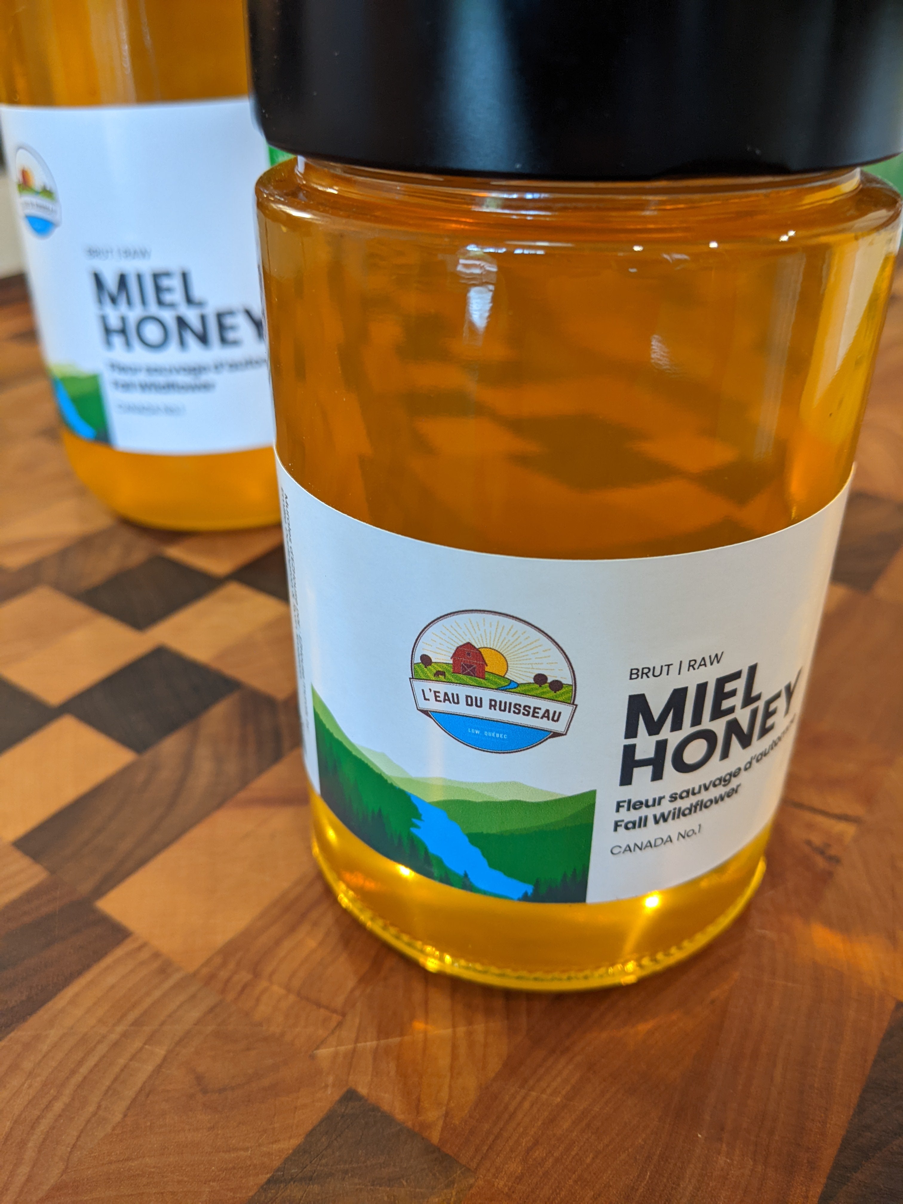 Honey: local and raw wildflower honey